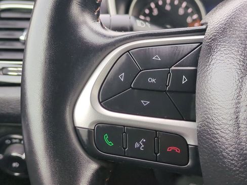 Used 2020 Jeep Compass Limited image 23