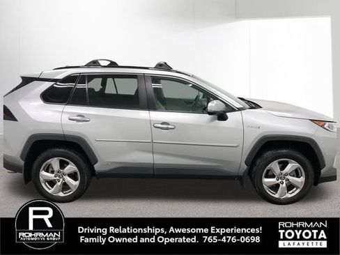 Used 2019 Toyota RAV4 Limited w/ Carpet Mat Package AWD/4WD image 8