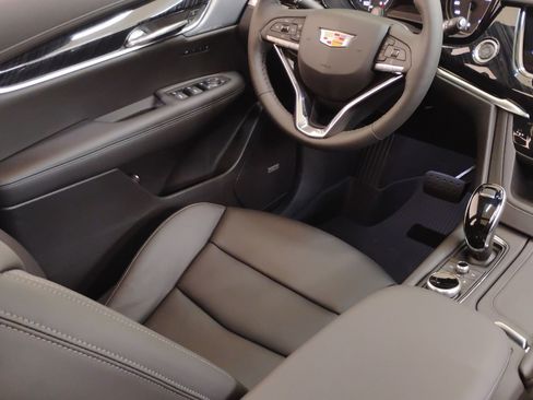 New 2025 Cadillac XT6 Premium Luxury w/ Technology Package image 4