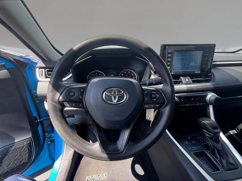 Used 2021 Toyota RAV4 LE w/ Carpet Mat Package (TMS) FWD image 7