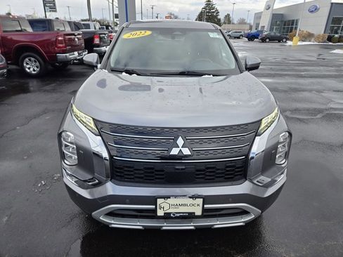 Used 2022 Mitsubishi Outlander SE image 3