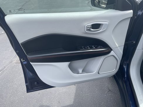 Used 2020 Jeep Compass Limited AWD/4WD image 11