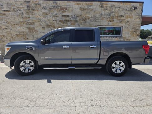Used 2017 Nissan Titan SV AWD/4WD image 1