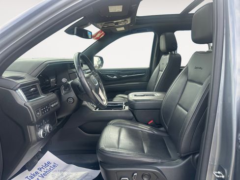 Used 2022 GMC Yukon XL Denali AWD/4WD image 9