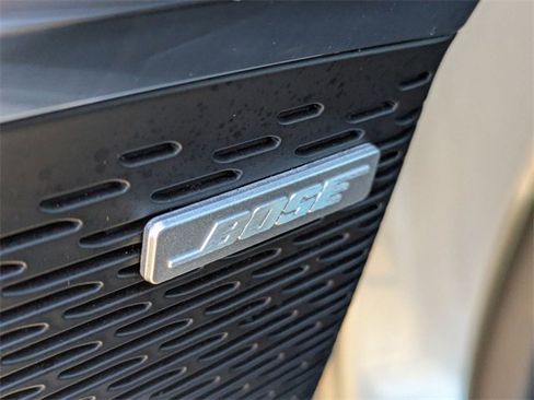 Used 2025 GMC Acadia Elevation image 12