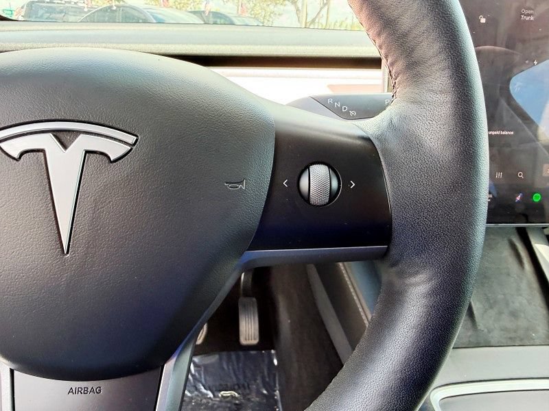 Used 2021 Tesla Model Y Long Range AWD/4WD image 21