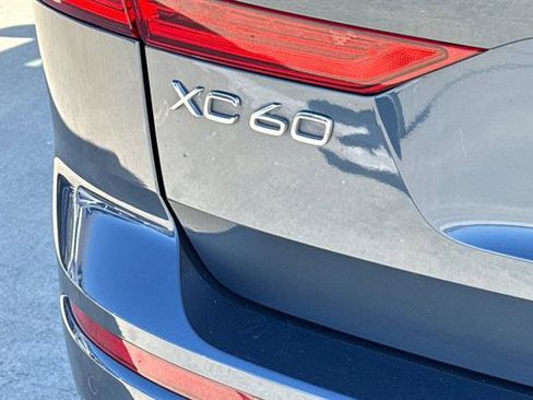 Certified 2023 Volvo XC60 T8 Ultimate image 31