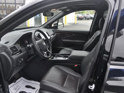 Certified 2024 Honda Passport Black Edition image 16