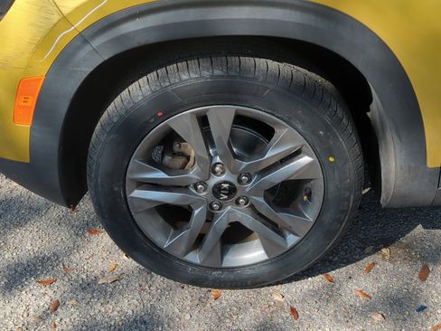 Used 2021 Kia Seltos S image 11