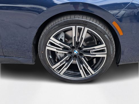 Used 2024 BMW 760i xDrive AWD/4WD image 9