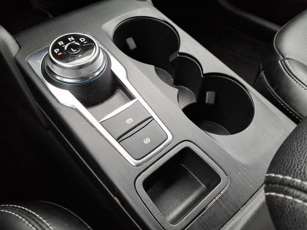 Used 2025 Ford Escape Platinum AWD/4WD image 27