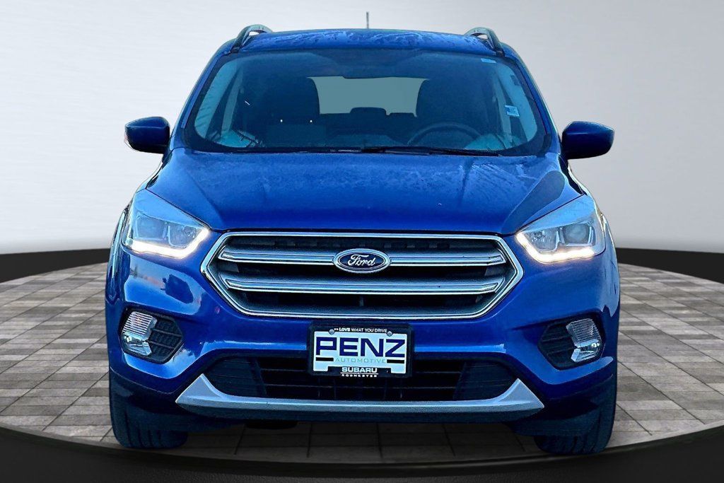 Used 2017 Ford Escape SE w/ Equipment Group 201A AWD/4WD image 2