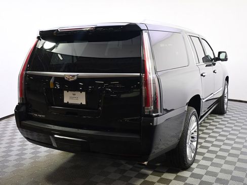 Used 2017 Cadillac Escalade ESV Platinum AWD/4WD image 6