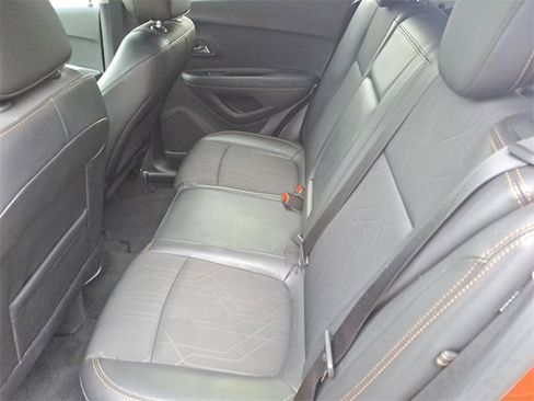 Used 2019 Chevrolet Trax LT w/ LT Convenience Package image 22