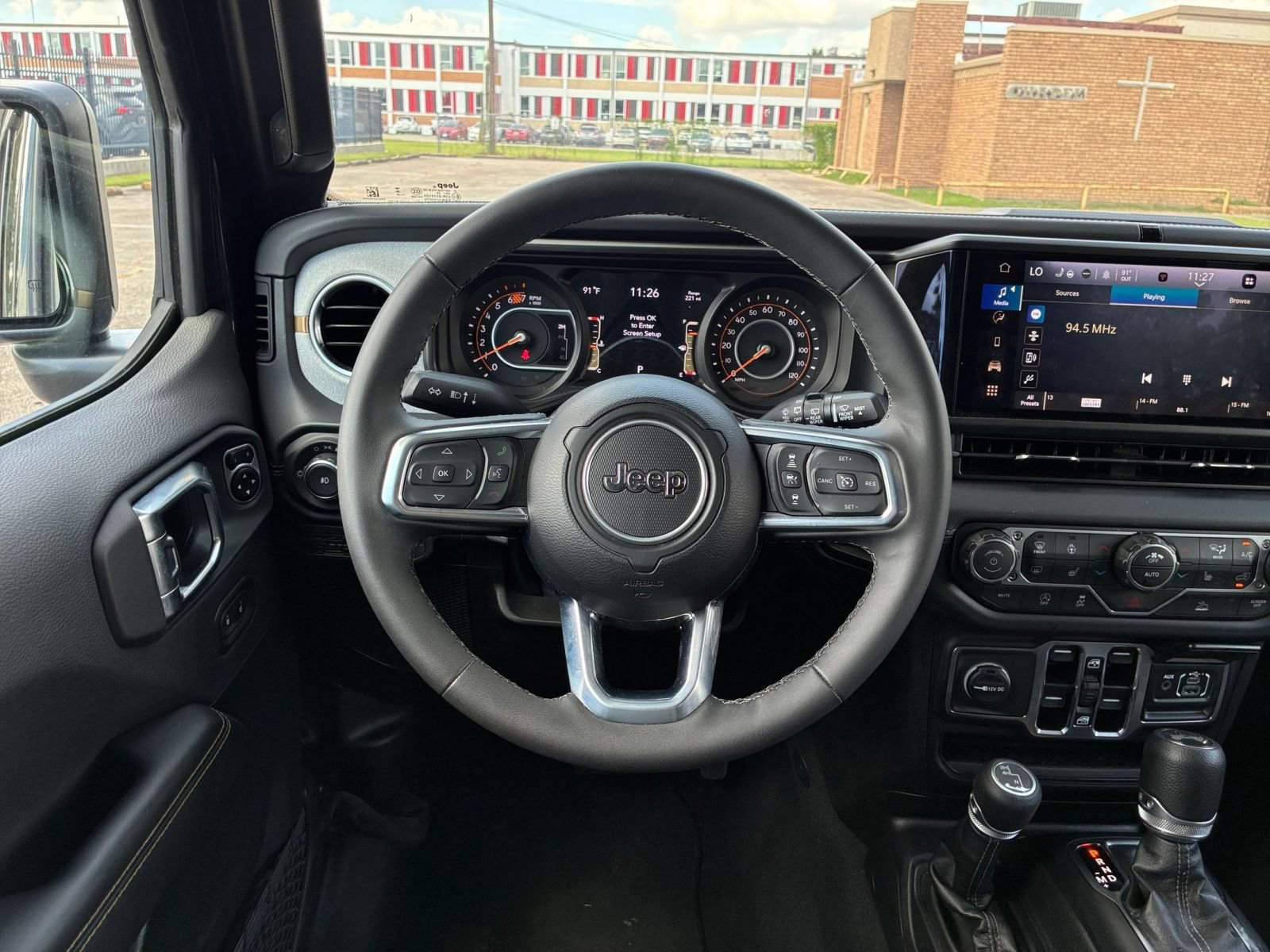 Used 2025 Jeep Wrangler Unlimited Sahara AWD/4WD image 32