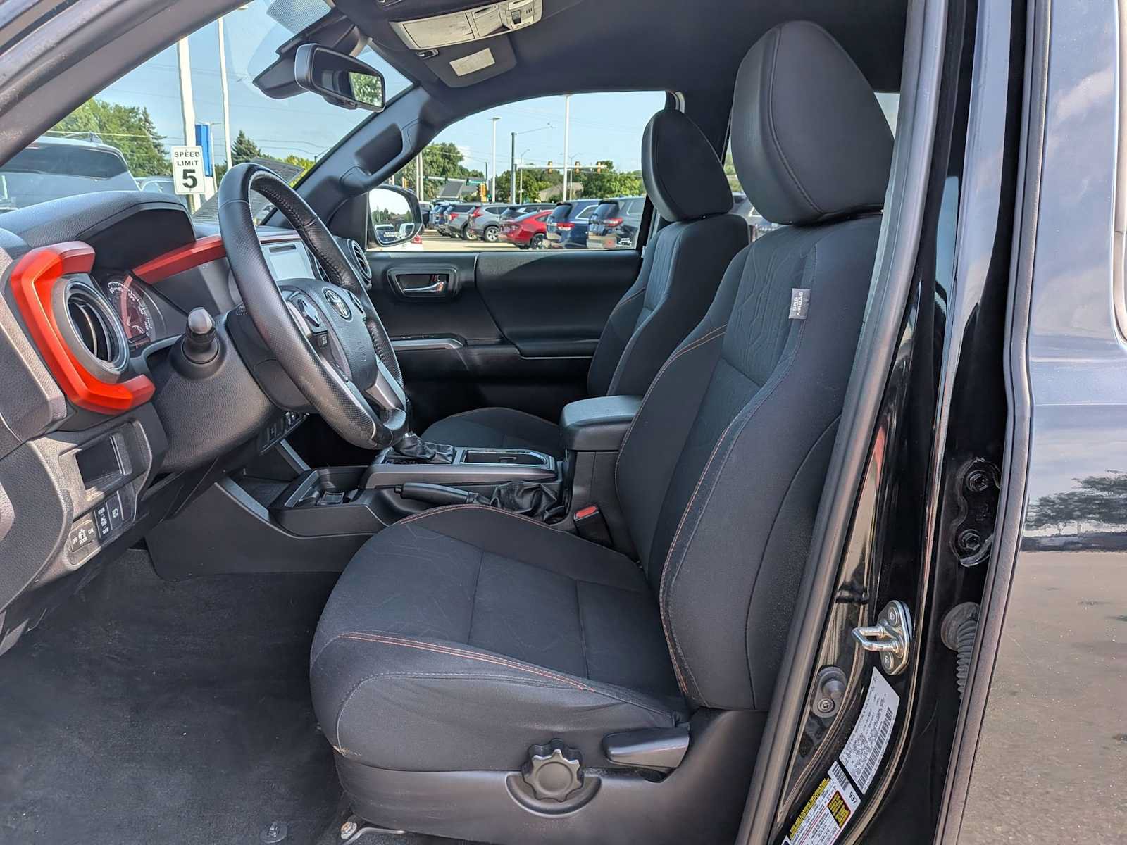 Used 2019 Toyota Tacoma TRD Sport AWD/4WD image 15