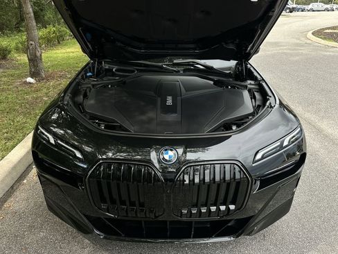 New 2025 BMW i7 xDrive60 image 30