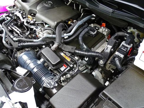 Used 2024 Toyota Sienna XLE FWD image 15