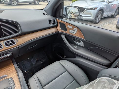 Used 2025 Mercedes-Benz GLE 450 4MATIC image 19