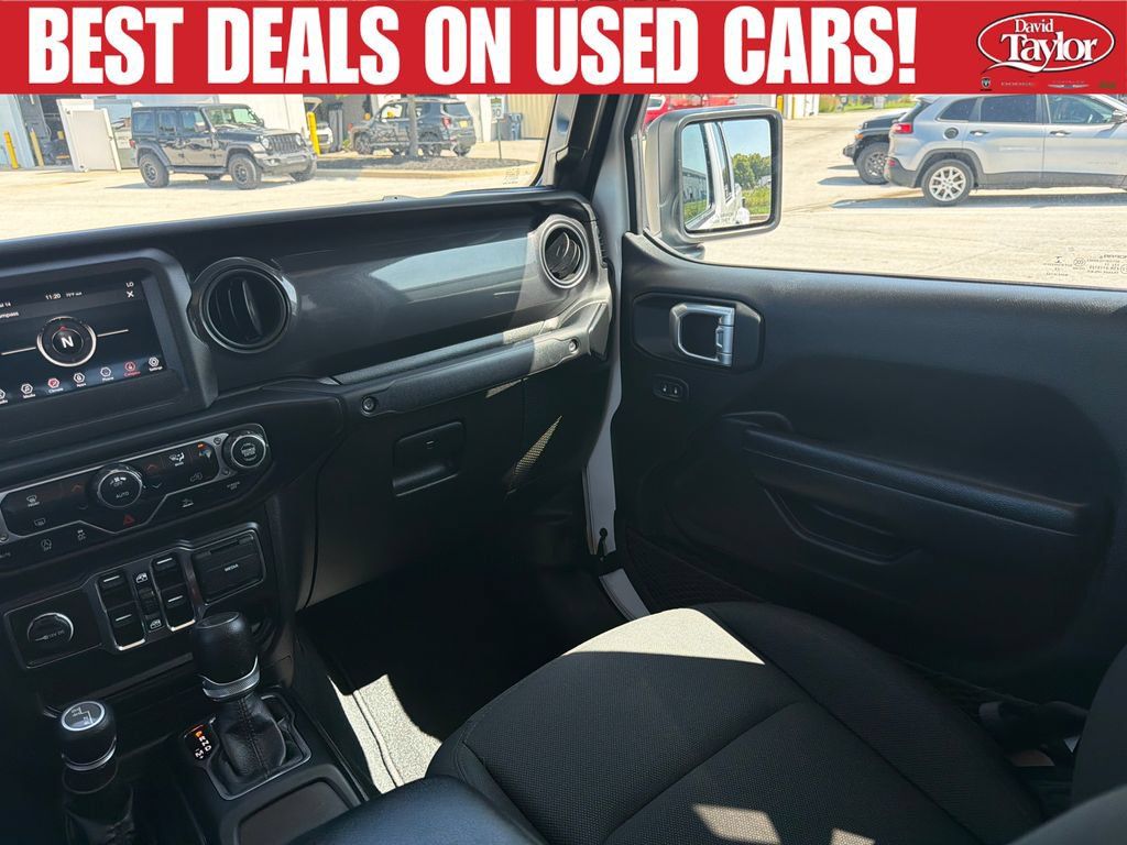 Used 2022 Jeep Gladiator Sport AWD/4WD image 24