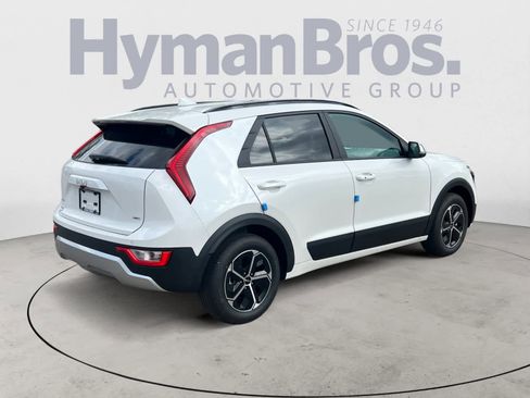 New 2025 Kia Niro EX image 3