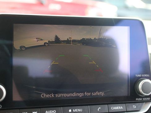 Used 2023 Nissan Rogue S AWD/4WD image 24