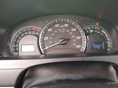 Used 2015 Toyota Camry LE image 27