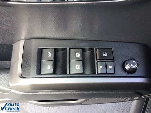 Used 2022 Toyota Tacoma TRD Off-Road image 24