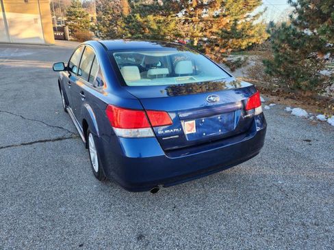 Used 2011 Subaru Legacy 2.5i Premium image 12