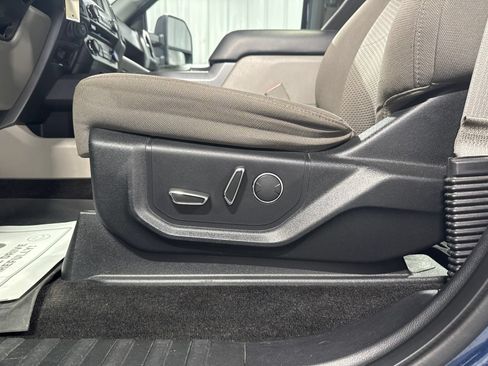 Used 2017 Ford F150 XLT w/ Equipment Group 302A Luxury AWD/4WD image 26