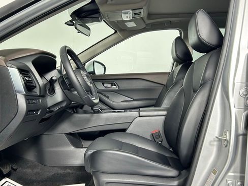 Used 2022 Nissan Rogue SV w/ SV Premium Package image 29