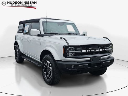 Used 2022 Ford Bronco Outer Banks AWD/4WD image 1