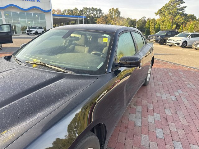 Used 2023 Dodge Charger SXT RWD image 3