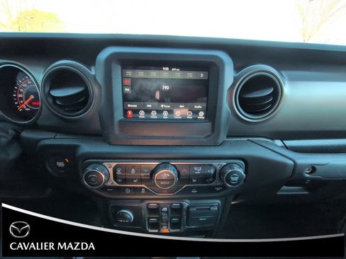 Used 2023 Jeep Gladiator Sport image 10