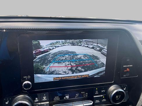 Used 2023 Toyota Highlander XSE FWD image 27