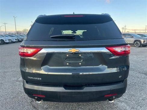 Used 2021 Chevrolet Traverse LT image 4
