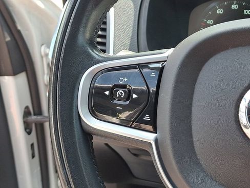 Used 2022 Volvo XC90 T6 Momentum AWD/4WD image 24