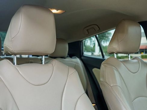 Used 2016 Toyota Prius Three image 34