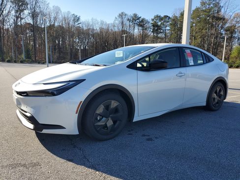 New 2026 Toyota Prius LE image 3