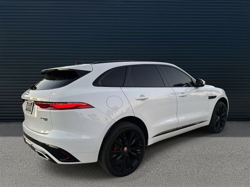 Used 2023 Jaguar F-PACE R-Dynamic S image 3