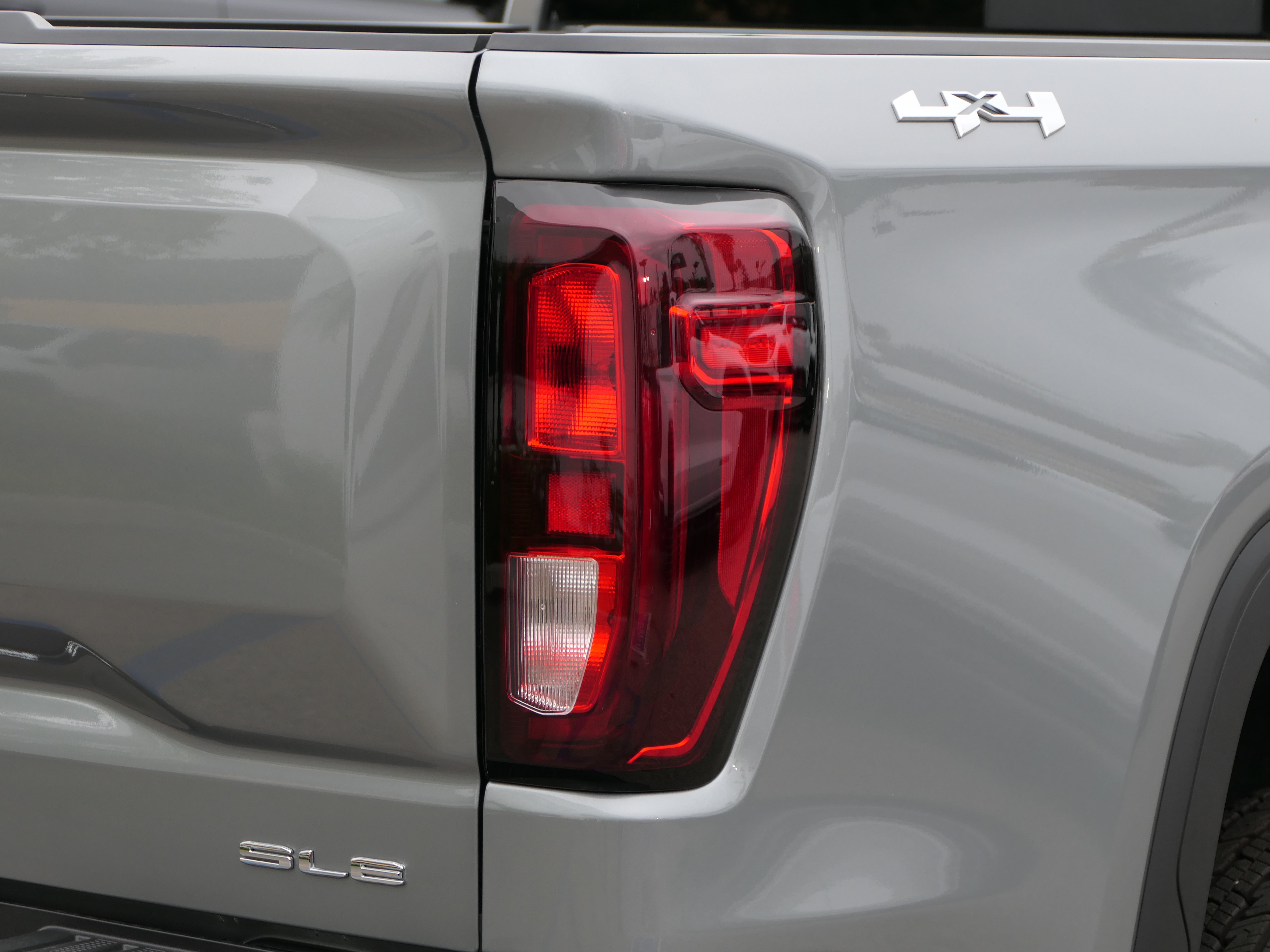 New 2026 GMC Sierra 1500 SLE w/ Preferred Package AWD/4WD image 6