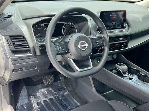Used 2024 Nissan Rogue S AWD/4WD image 16