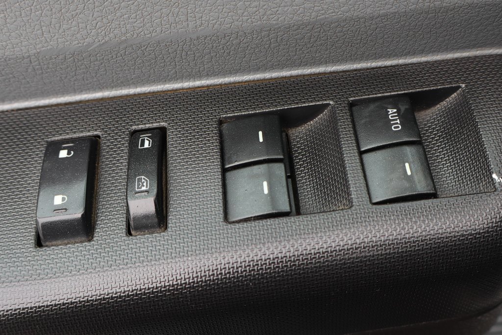 Used 2011 Ford F550 4x4 Crew Cab Super Duty w/ Payload Upgrade Pkg image 13