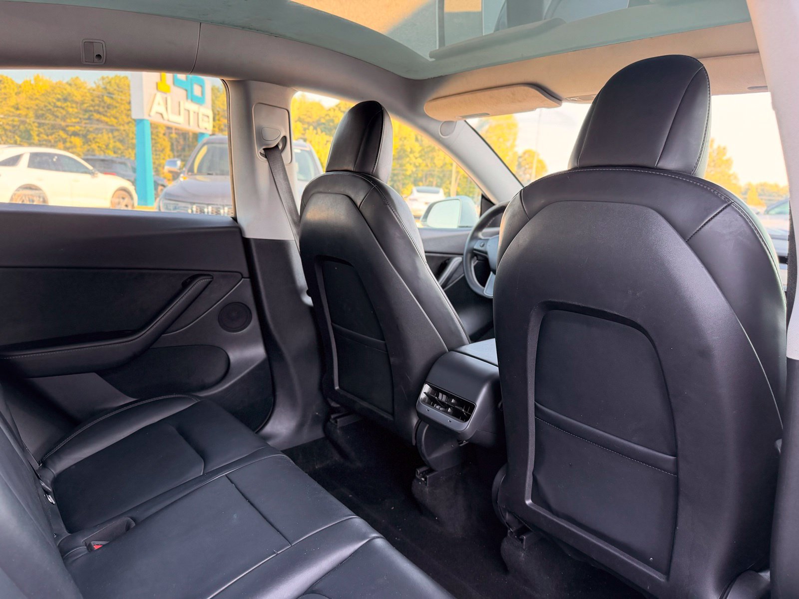 Used 2022 Tesla Model Y Long Range AWD/4WD image 21
