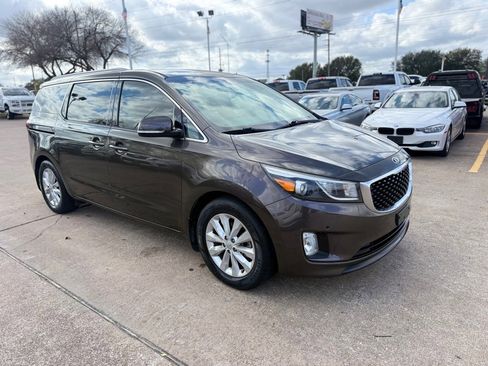 Used 2017 Kia Sedona EX image 5