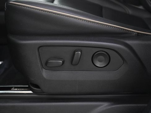 Used 2023 GMC Yukon SLT image 33