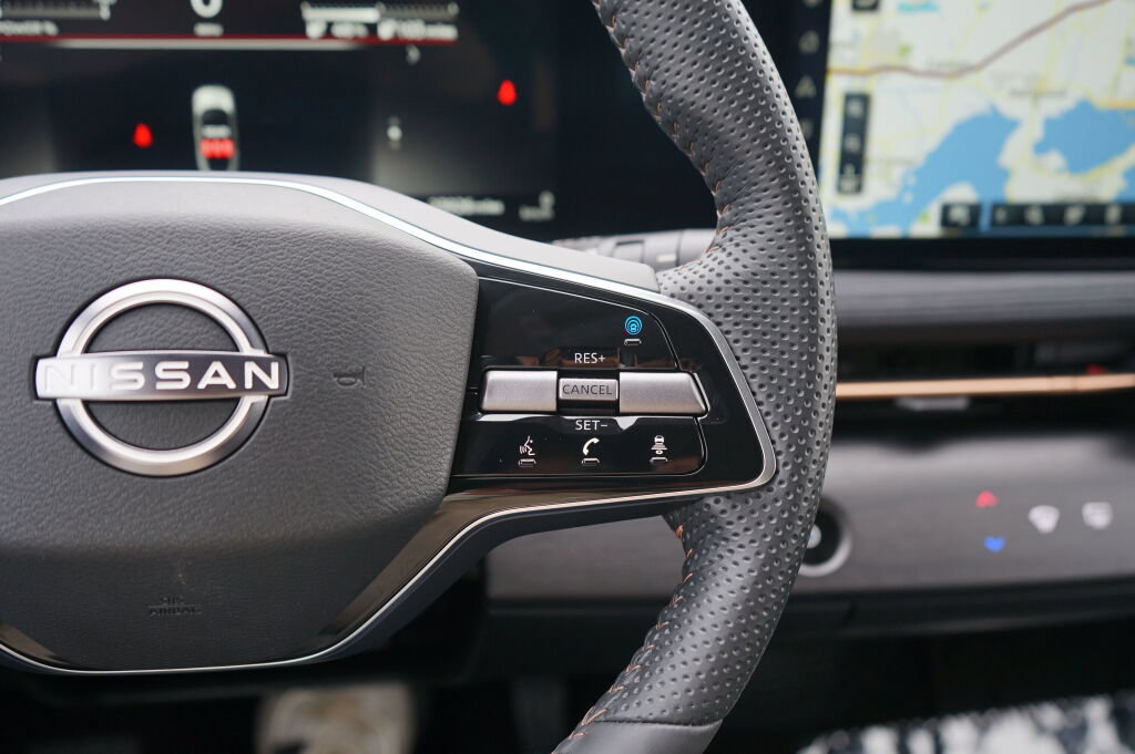 Used 2024 Nissan Ariya FWD image 30