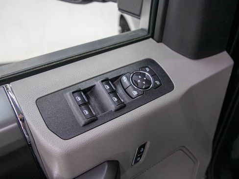 Used 2019 Ford F150 XLT w/ Equipment Group 302A Luxury AWD/4WD image 20