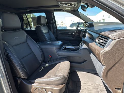 Used 2021 GMC Yukon Denali image 31