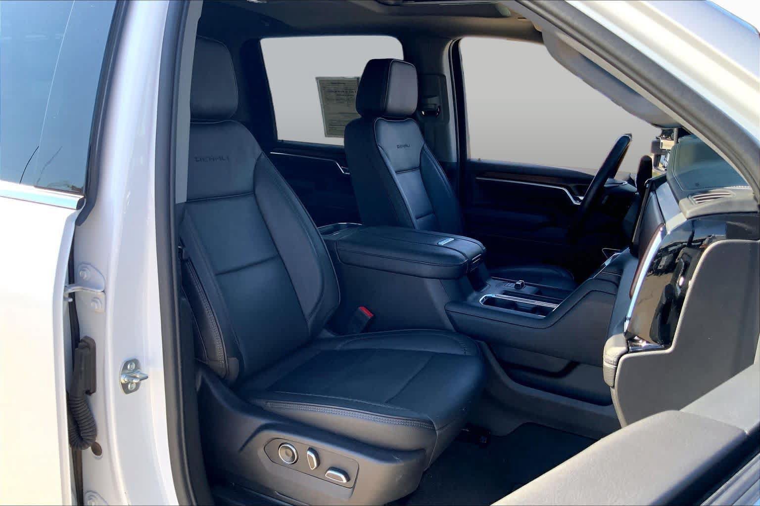 Certified 2025 GMC Sierra 2500 Denali w/ Denali Reserve Package AWD/4WD image 8